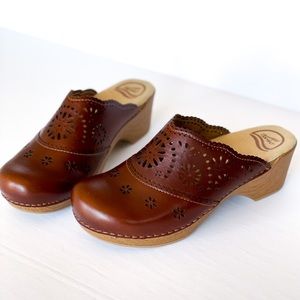 Dansko Skylar Amber Clog Leather Slide Floral Laser Cutout Shoe